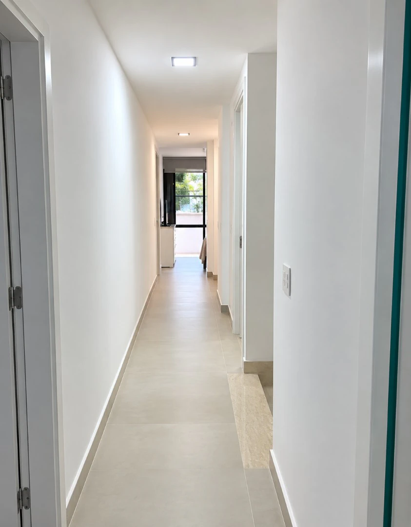 House with 5 en-suite bedrooms and a pool — photo 23