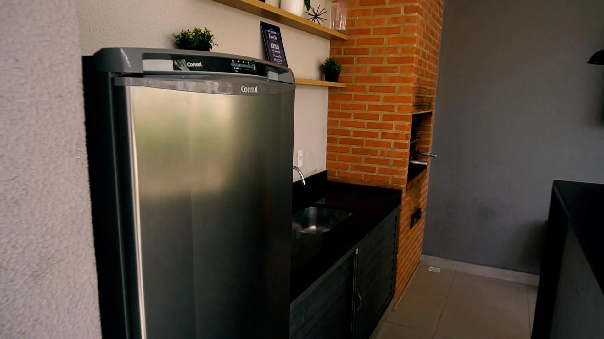 Apartamento mobiliado com varanda e churrasqueira na sacada — photo 3