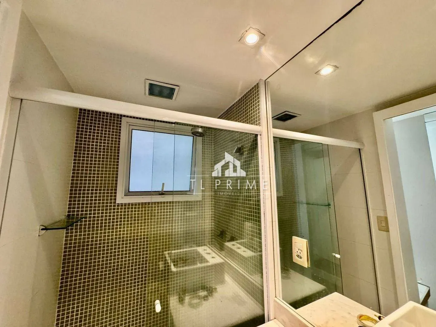 Furnished apartment, 98 m², with a water view — photo 7