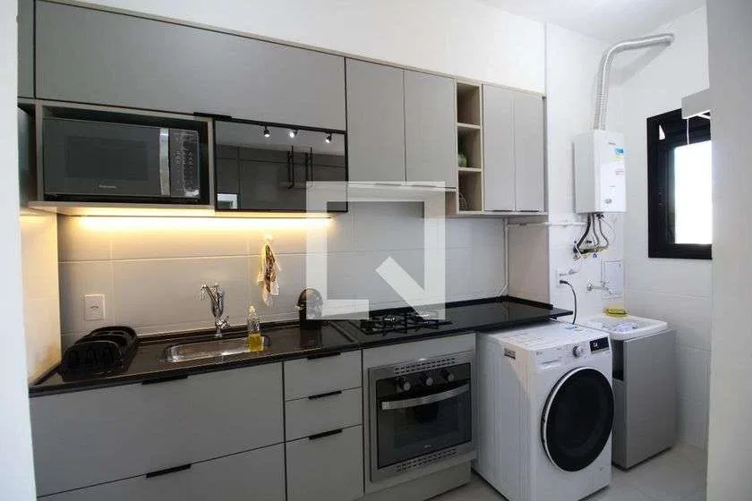 Furnished 1-bedroom apartment with open-plan kitchen — photo 15