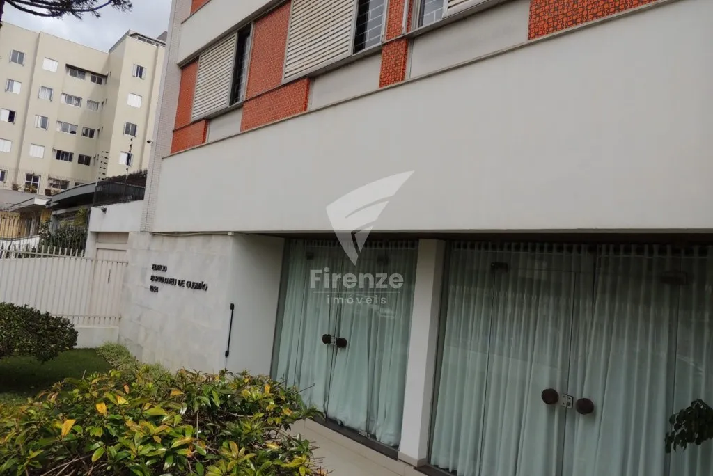 3-bedroom apartment with 1 suite and 2 parking spots — photo 3