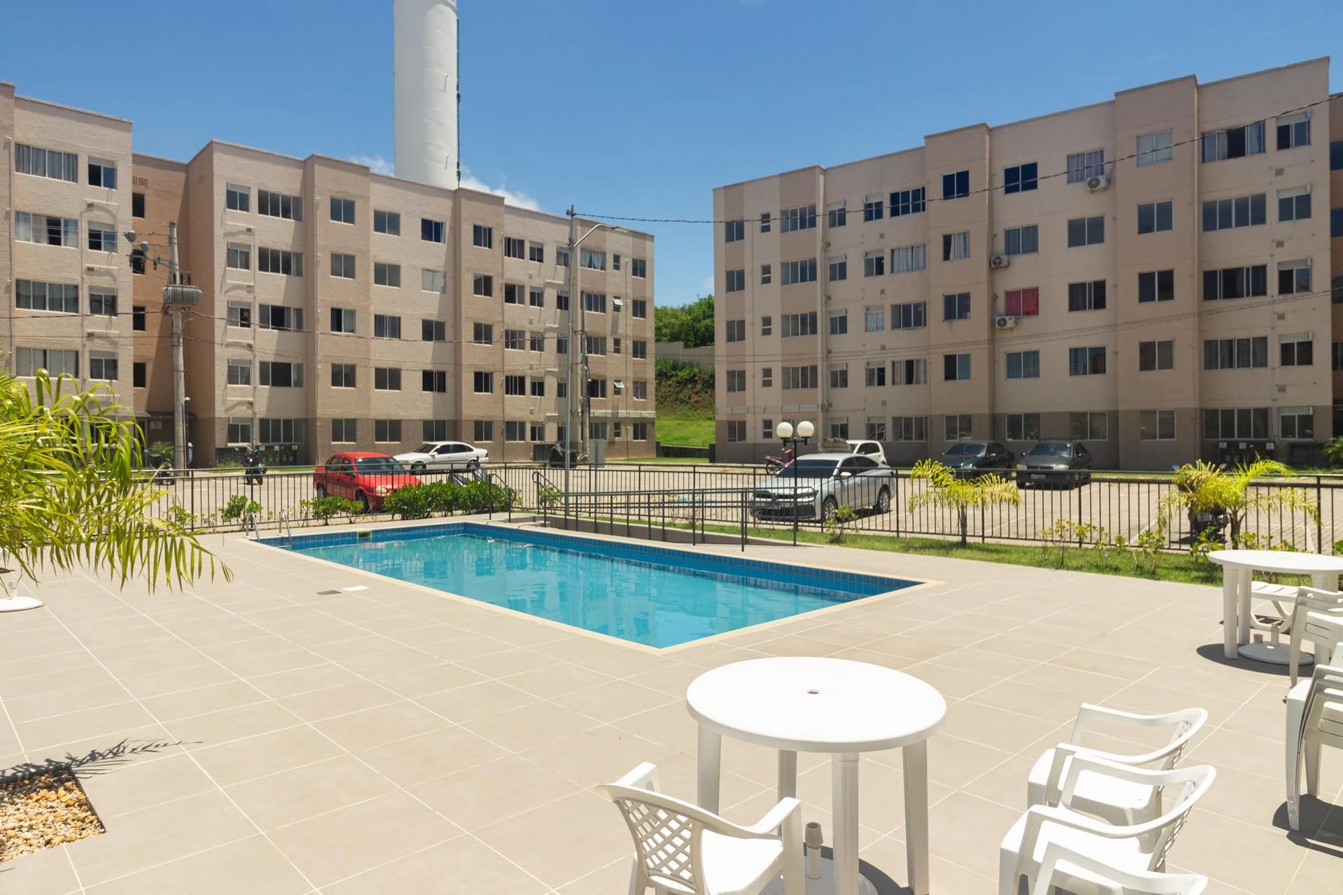Apartamento com 2 quartos e piscina no condomínio — photo 13