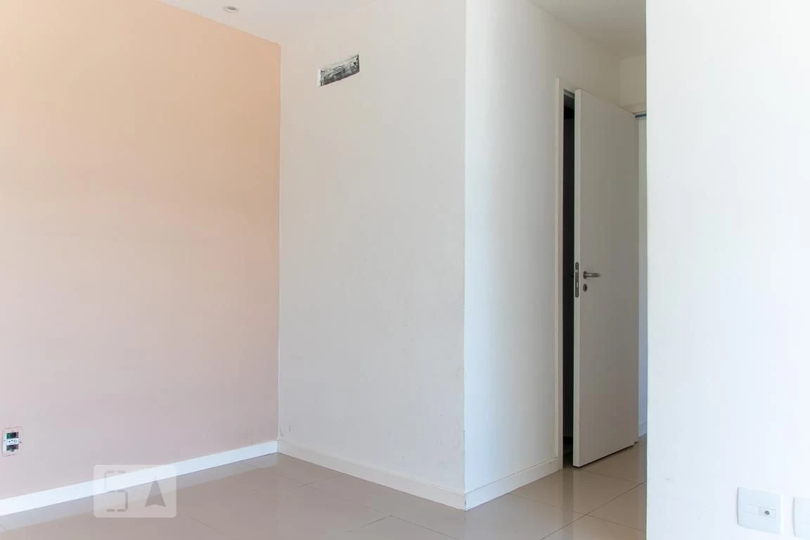Unfurnished 3-bedroom apartment with en-suite baths — photo 20