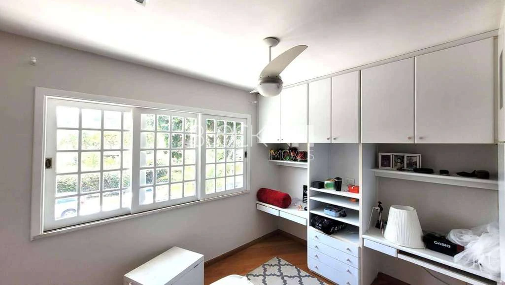 600 m² house with 4 bedrooms and 3 en-suite bathrooms — photo 2