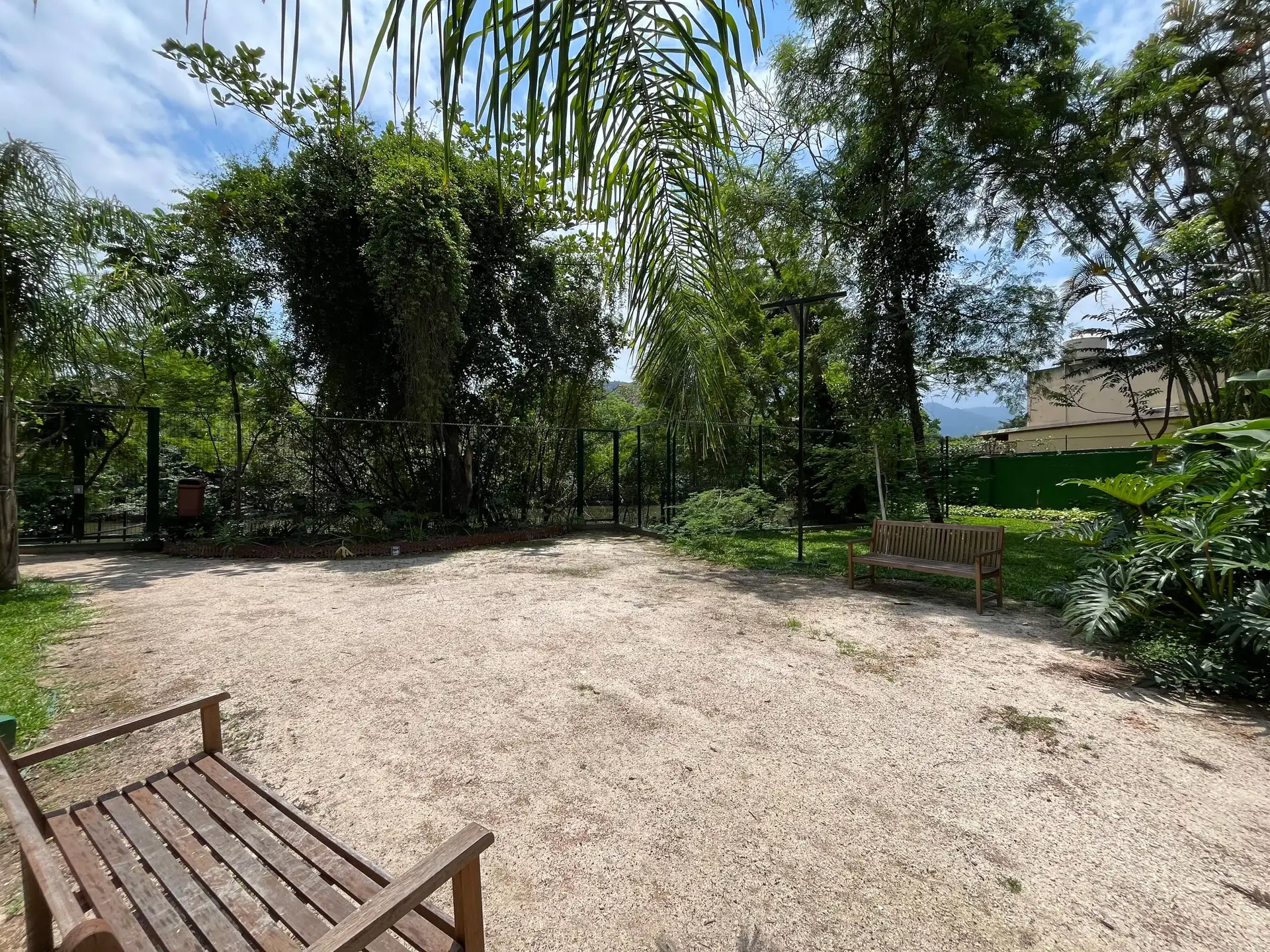 Furnished apartment, 89 m², with a glass-enclosed balcony — photo 47