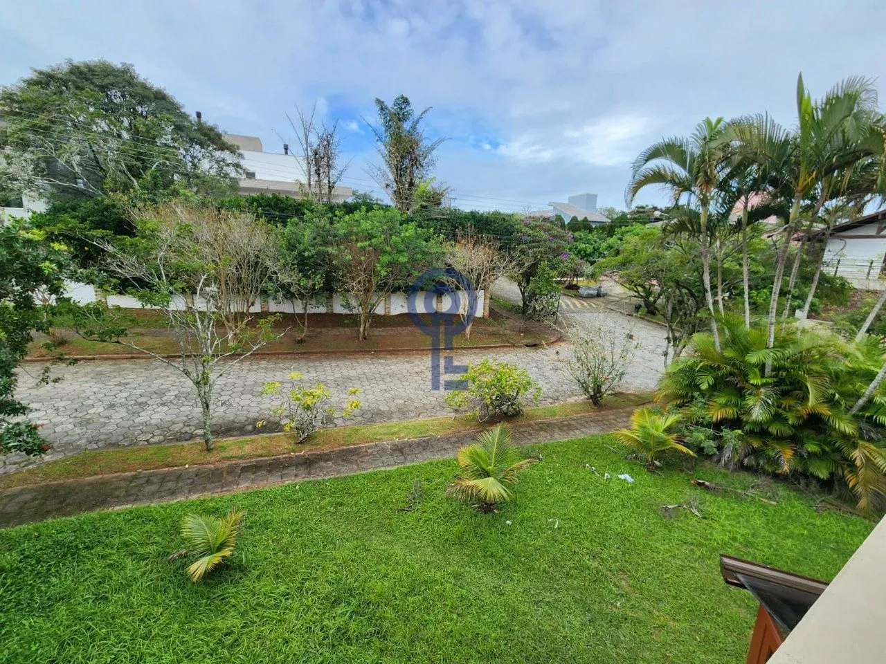 Condo house with 4 bedrooms and a private garden — photo 11