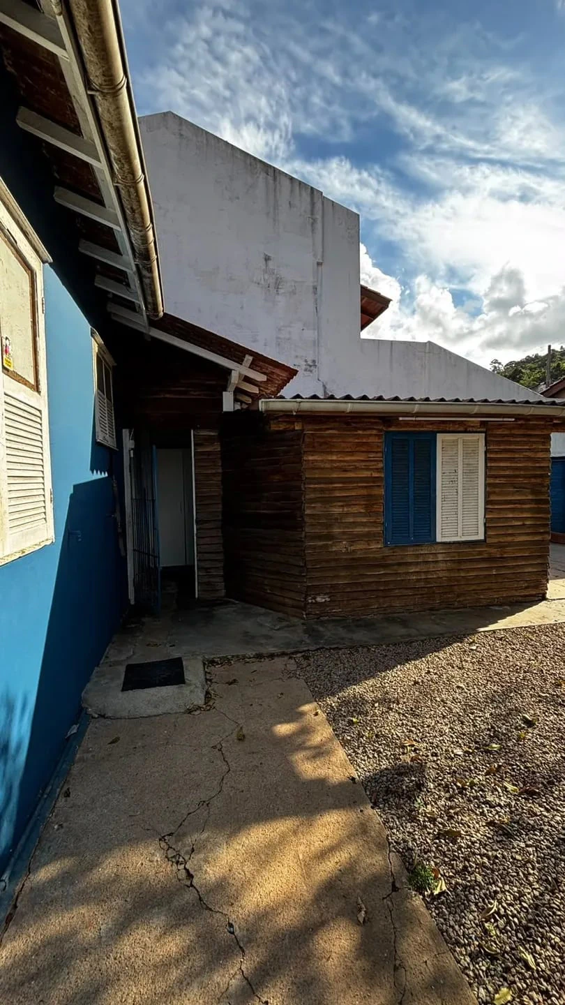 2-bedroom house with a washing machine in Florianópolis — photo 17