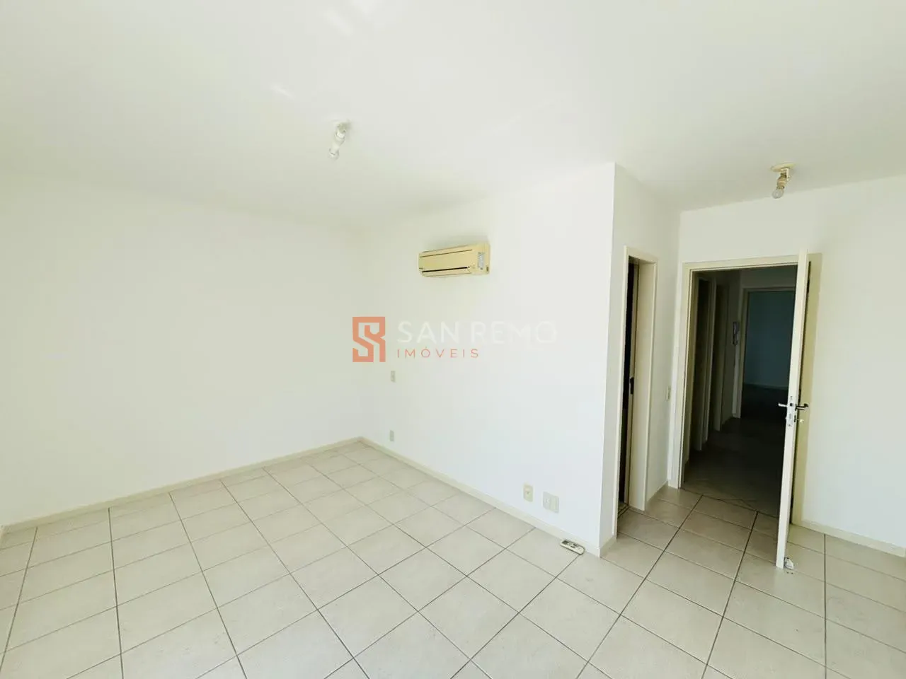 3-bedroom apartment with a water view — photo 13