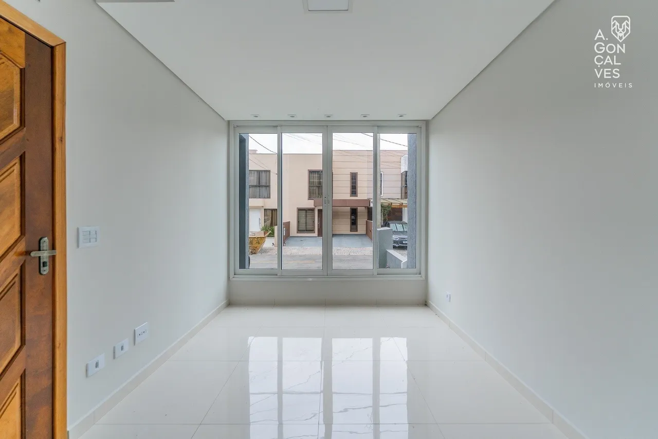 House with 3 bedrooms and an open-plan kitchen — photo 13