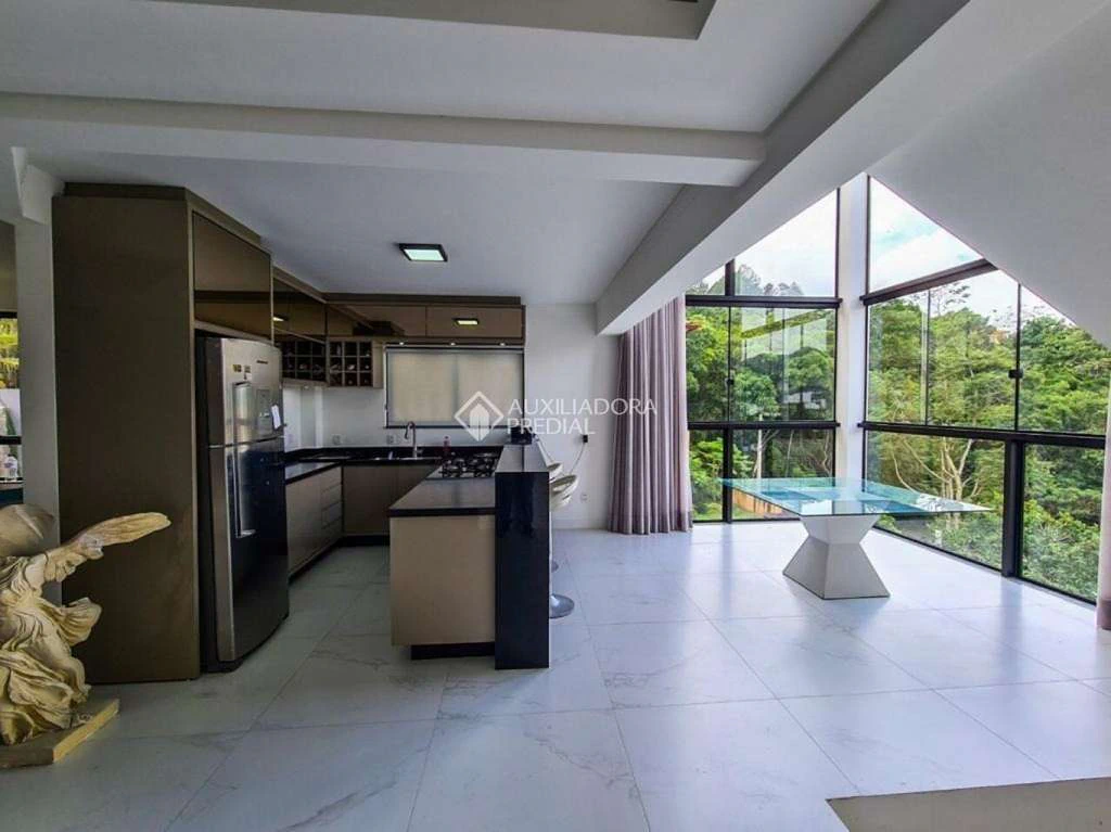 Casa mobiliada com 3 quartos e cozinha integrada — photo 2