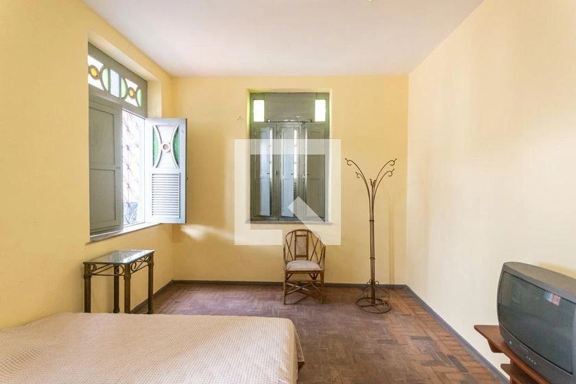 Casa para aluguel com 4 quartos e varanda, 600 m² — photo 11