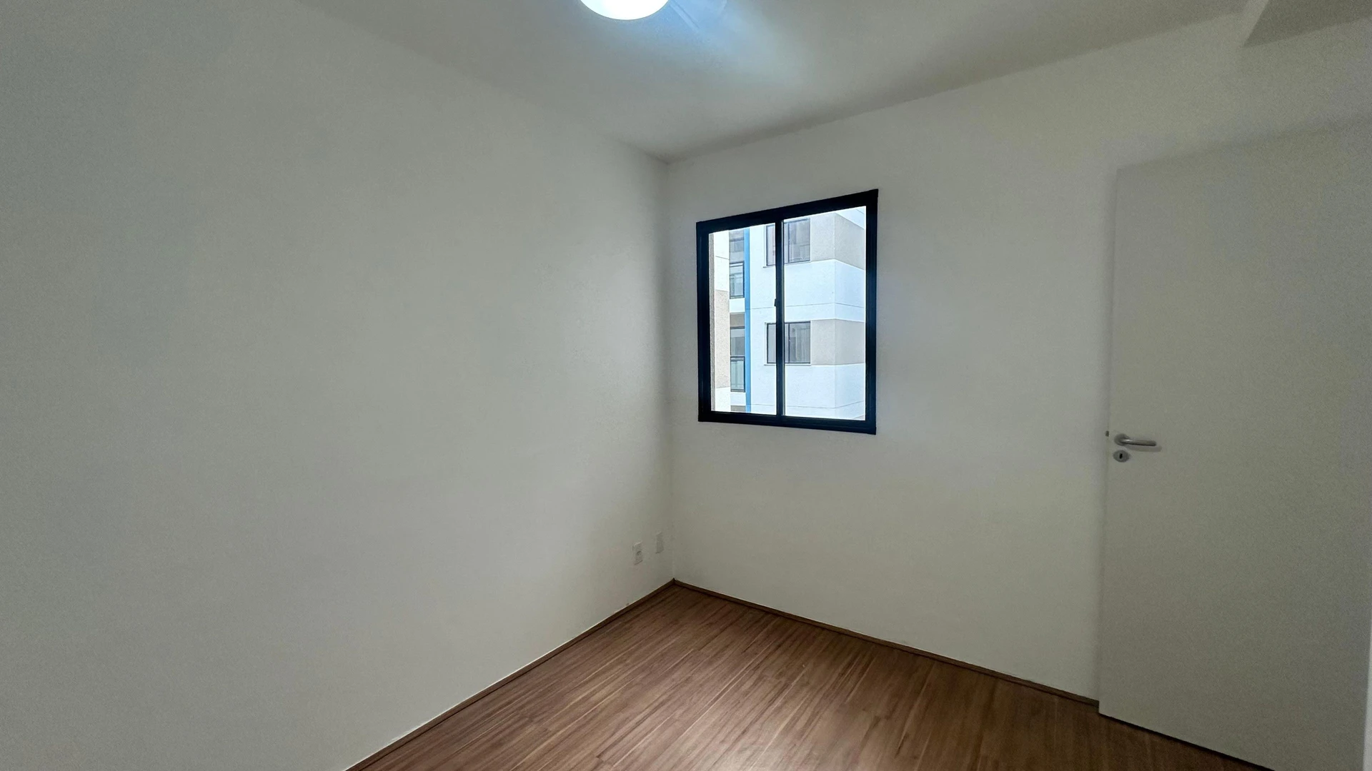 2-bedroom apartment in a building with a gym — photo 18
