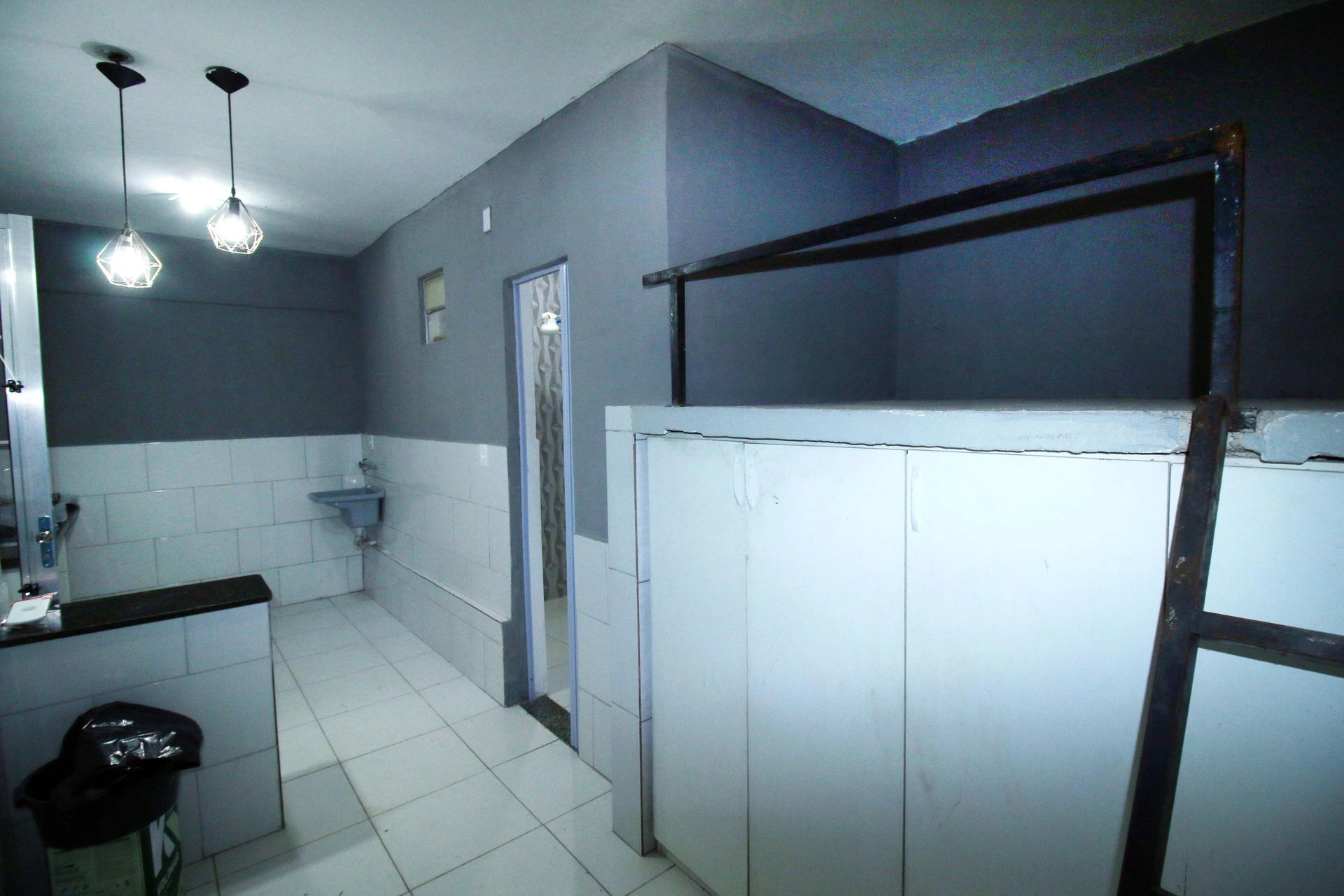 Unfurnished studio with 1 bedroom and a gas stove — photo 14