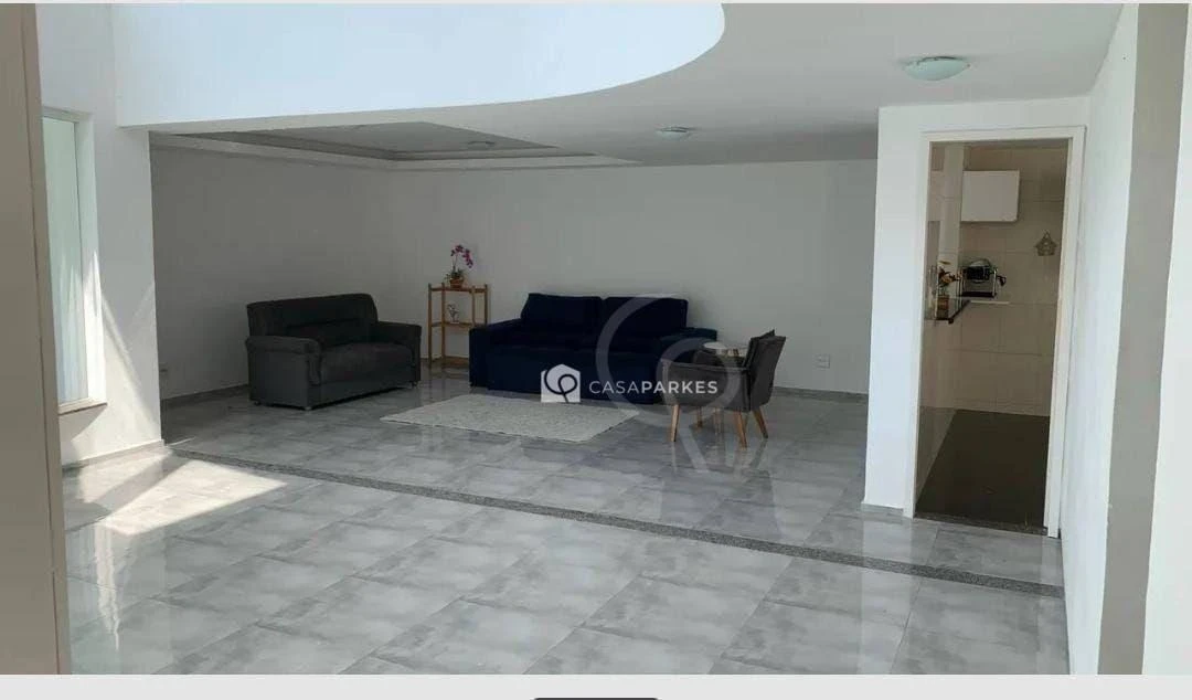 450 m² house with 6 bedrooms, open gas kitchen