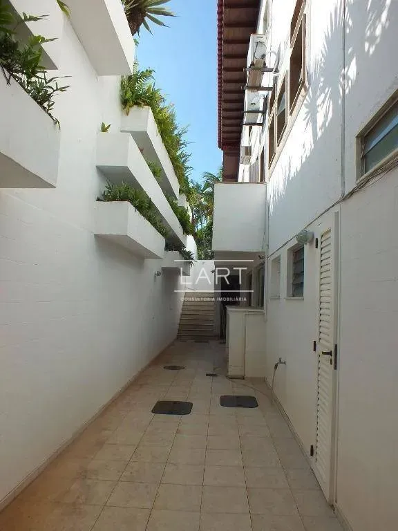 House with 4 bedrooms and 5 bathrooms, 962 m² and 2 parking — photo 43