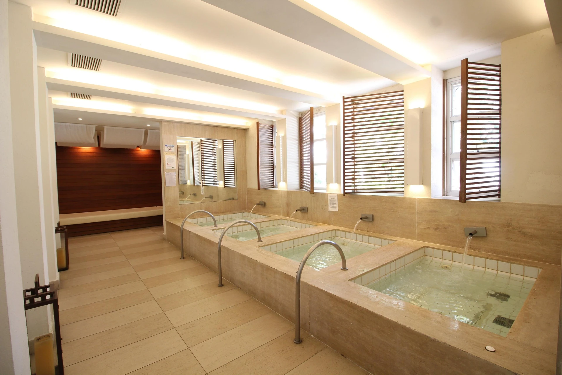 Apartamento mobiliado de 2 quartos em condomínio com sauna — photo 52