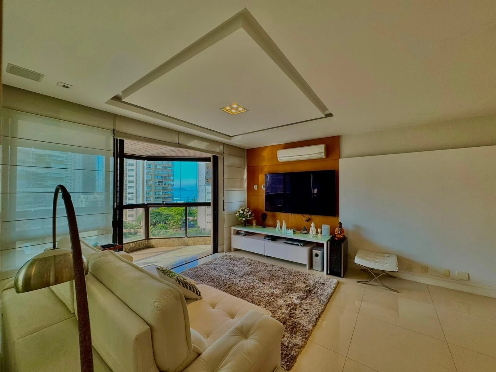 Furnished 3-bedroom apartment with enclosed balcony — photo 12