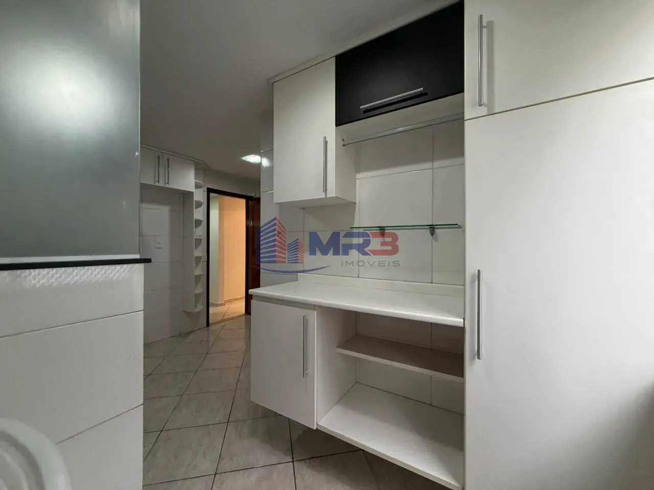 Apartamento de 3 habitaciones con 1 suite, 114 m² y balcón — photo 28