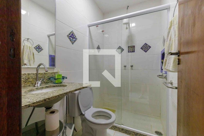 300 m² house with 5 en-suite bedrooms and private garden — photo 43