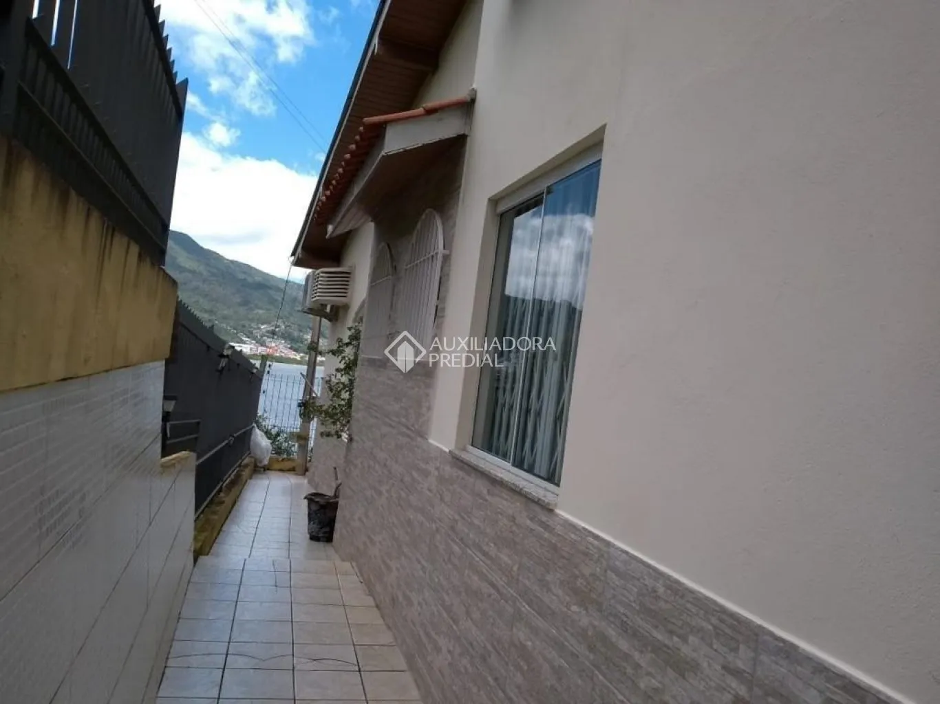 Casa con 5 dormitorios y cocina independiente con cocina a gas — photo 19
