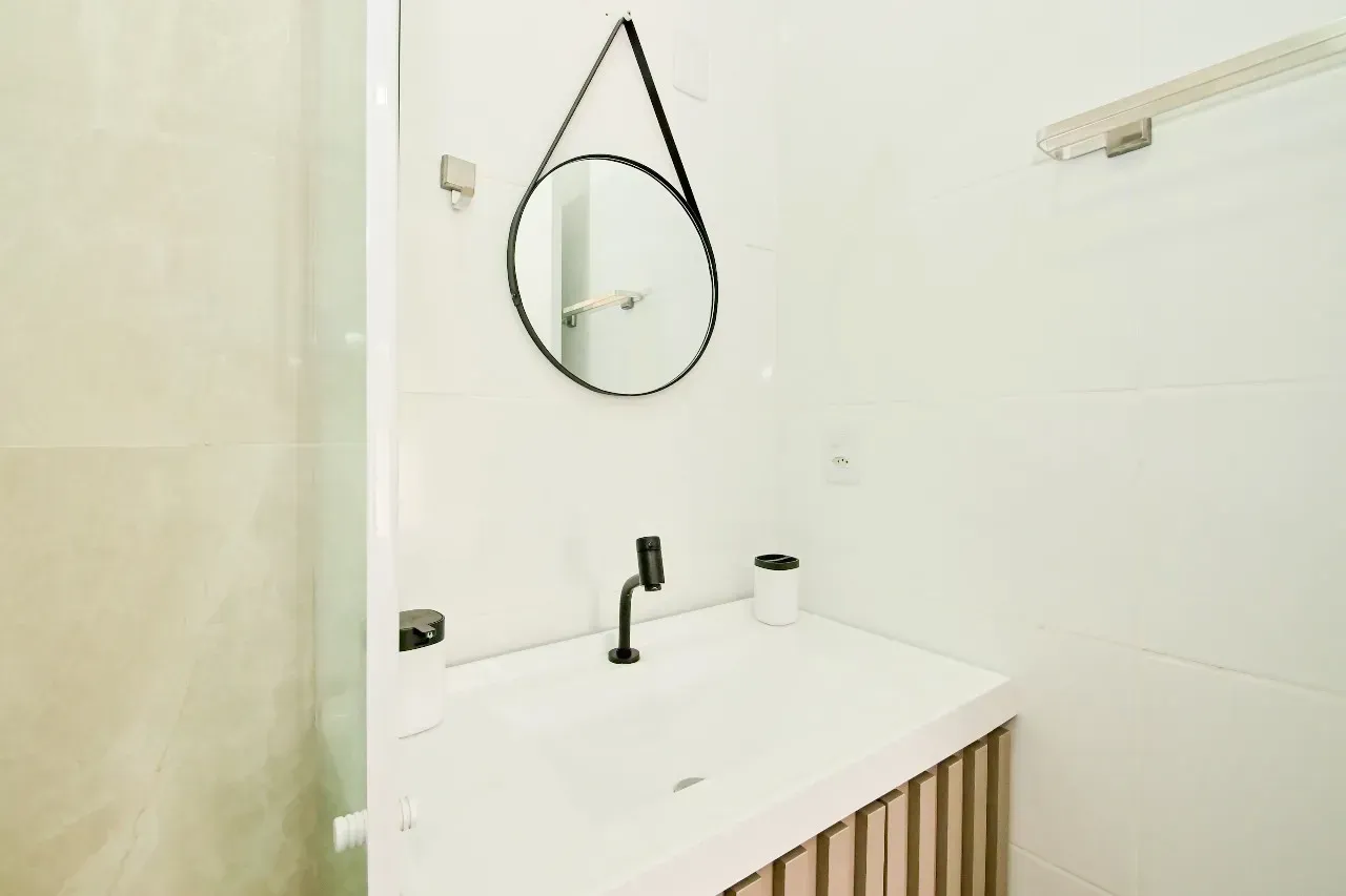 Furnished 1-bedroom apartment with 3 bathrooms — photo 14