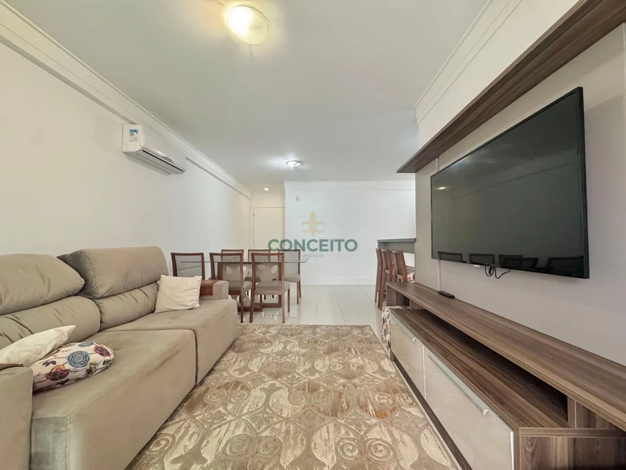 Furnished apartment, 94 m², with a glass-enclosed balcony