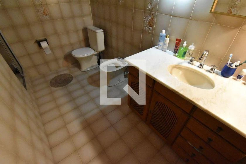 6-bedroom house with a washing machine in Curitiba — photo 46
