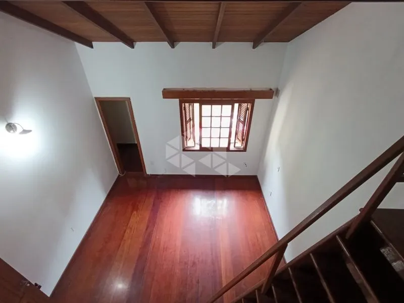 Furnished 360 m² house with 3 bedrooms and 6 parking spaces — photo 16