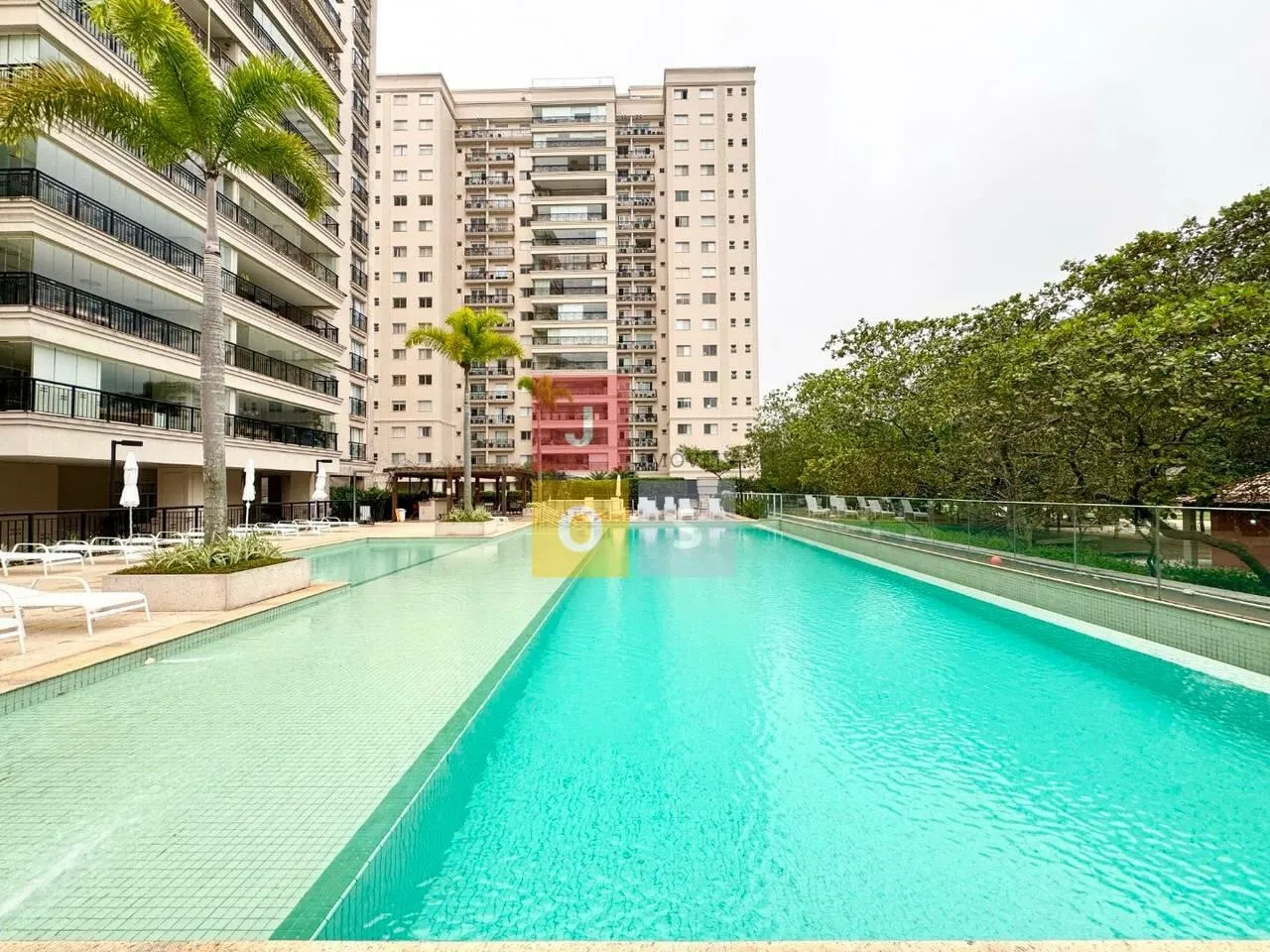 Apartamento mobiliado, 193 m², com janelas do piso ao teto — photo 63