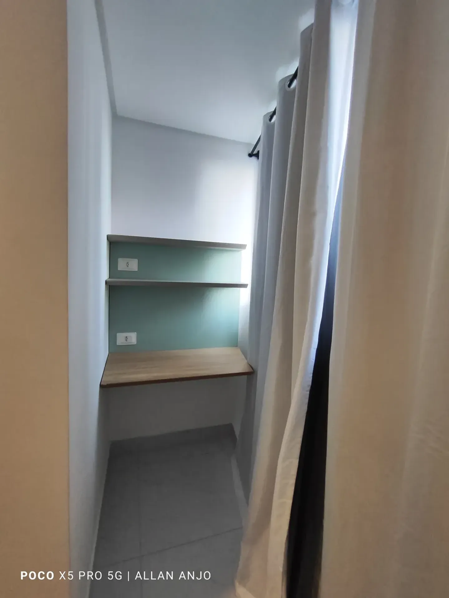 Furnished 1-bedroom apartment with open-plan kitchen — photo 5