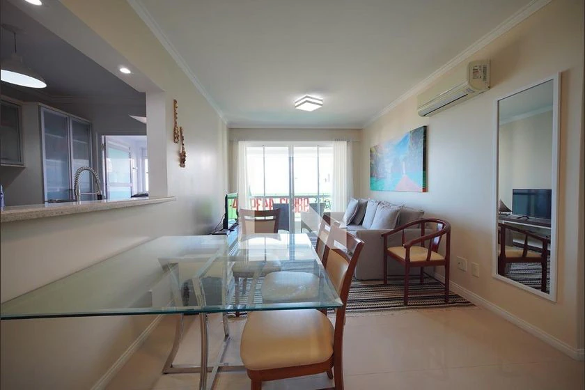 98 m² apartment with 2 en-suite bedrooms and 4 baths