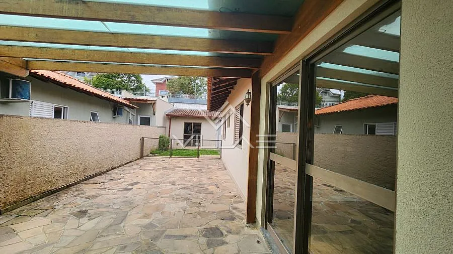 4-bedroom house with a washing machine in Curitiba — photo 16