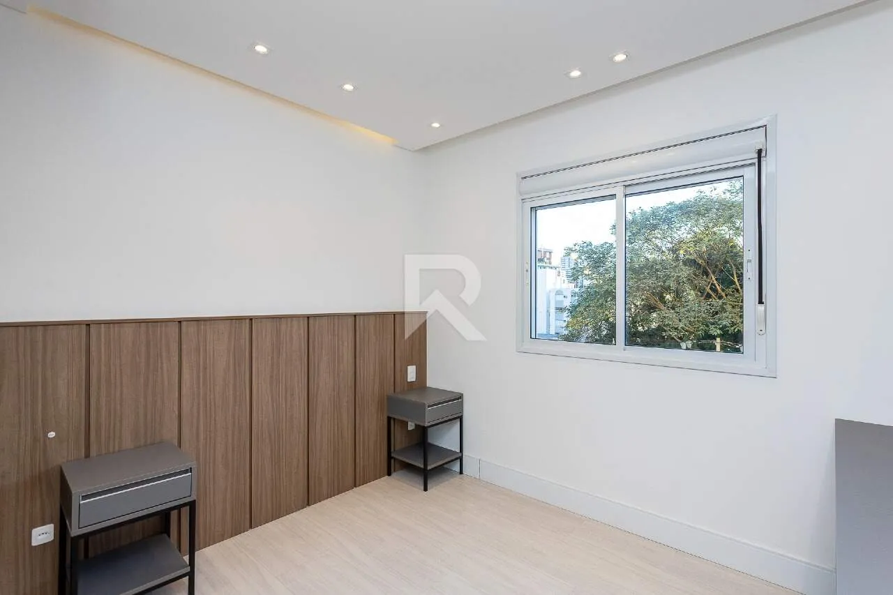 159 m² apartment with 4 bedrooms and a glassed-in balcony — photo 39