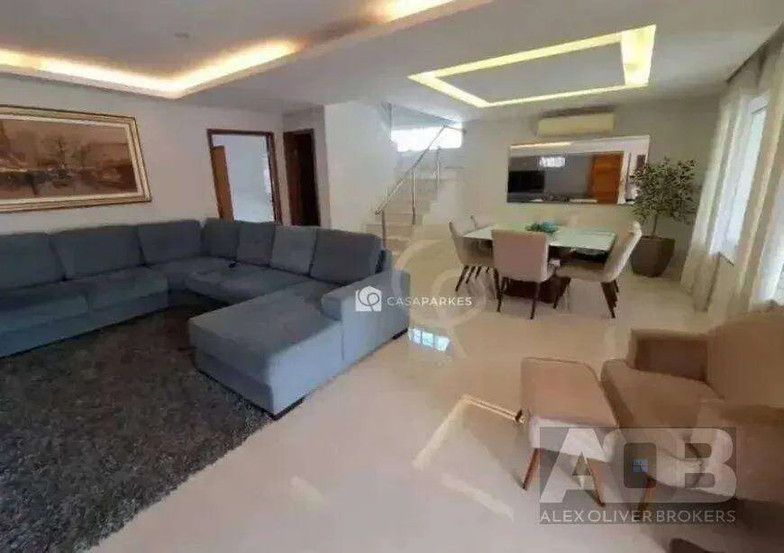 280 m² house with 5 bedrooms and an open-plan kitchen — photo 4