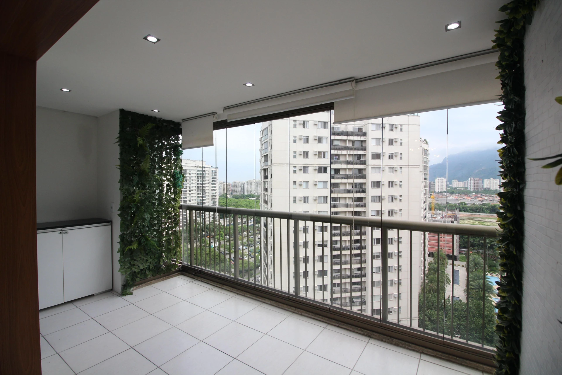 Apartment with 2 bedrooms and an enclosed balcony