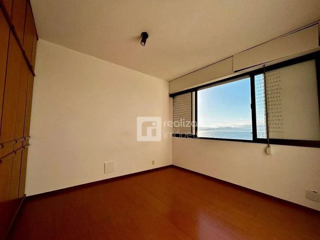 4-bedroom apartment with 3 en-suite baths and 303 m² — photo 22