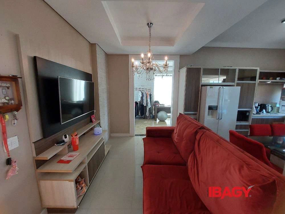 Casa de 200 m² con 3 dormitorios, cocina abierta y balcón — photo 3