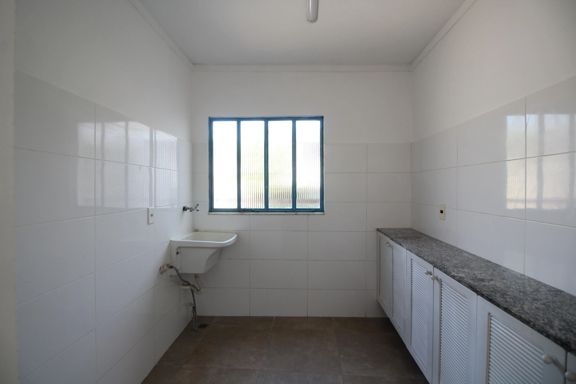 House with 4 bedrooms, 2 bathrooms and private garden — photo 20