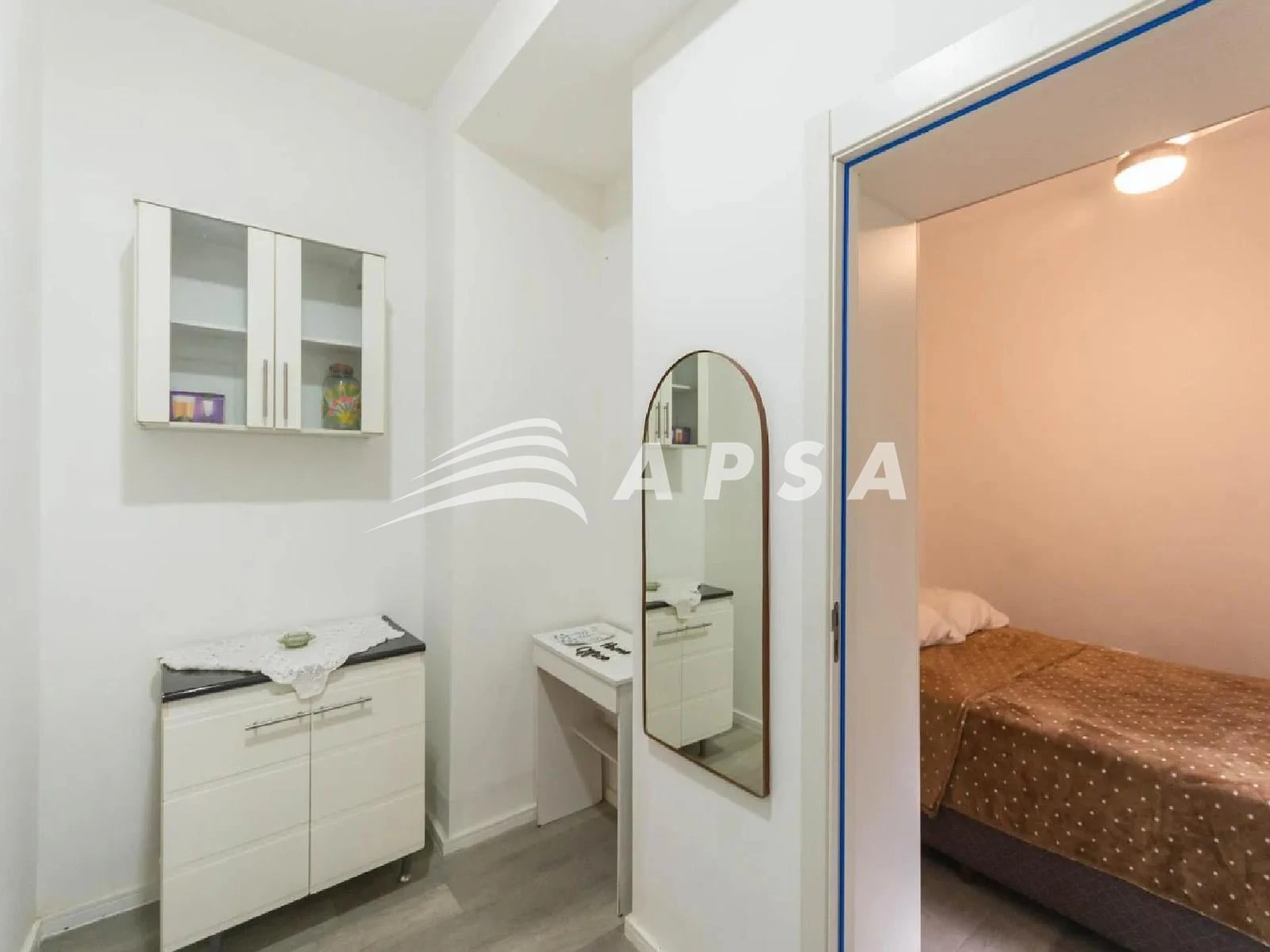 Furnished 1-bedroom apartment with a private BBQ area — photo 19