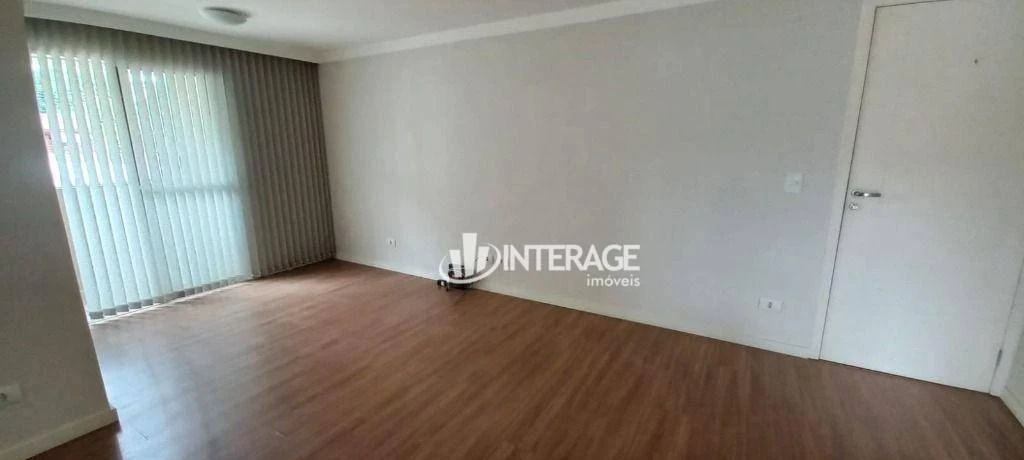 3-bedroom apartment with wood or laminate floors in Curitiba — photo 11