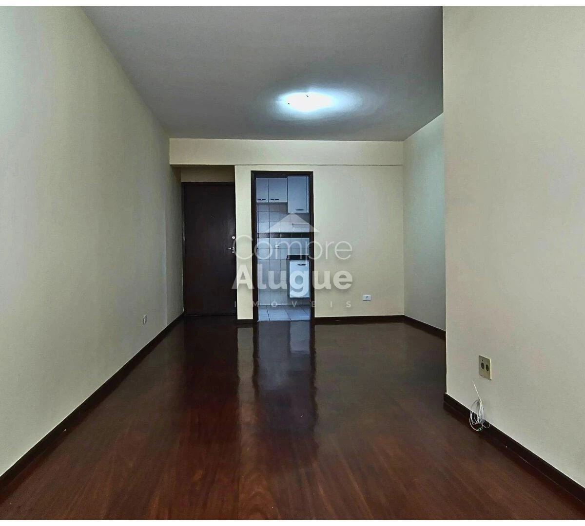 59 m² apartment with a walk-in closet and a home office