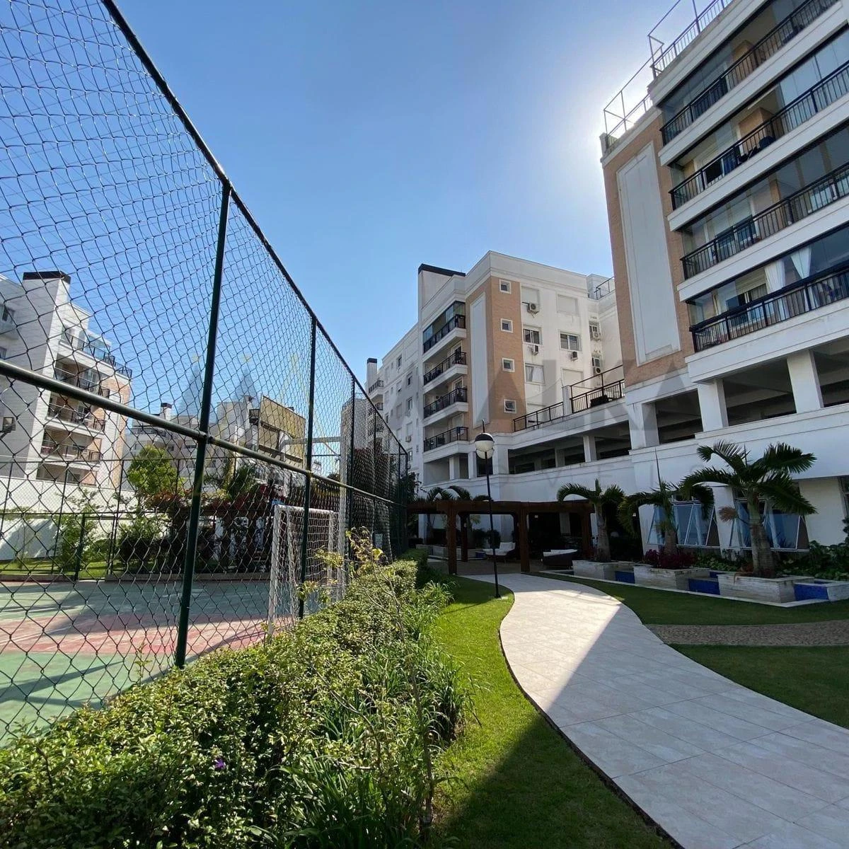 3-bedroom apartment with a water view in Florianópolis — photo 37
