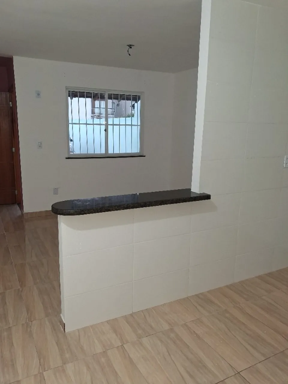 Unfurnished single-story house with 2 bedrooms and 2 baths