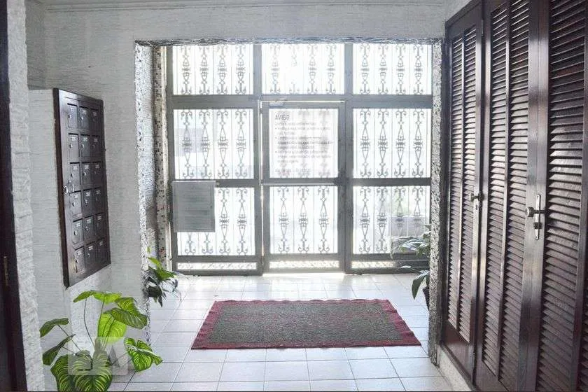 2-bedroom apartment with a closed kitchen and gas stove — photo 30