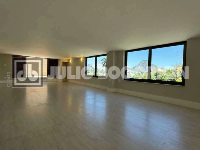 Linear penthouse with 4 bedrooms and 7 bathrooms — photo 3