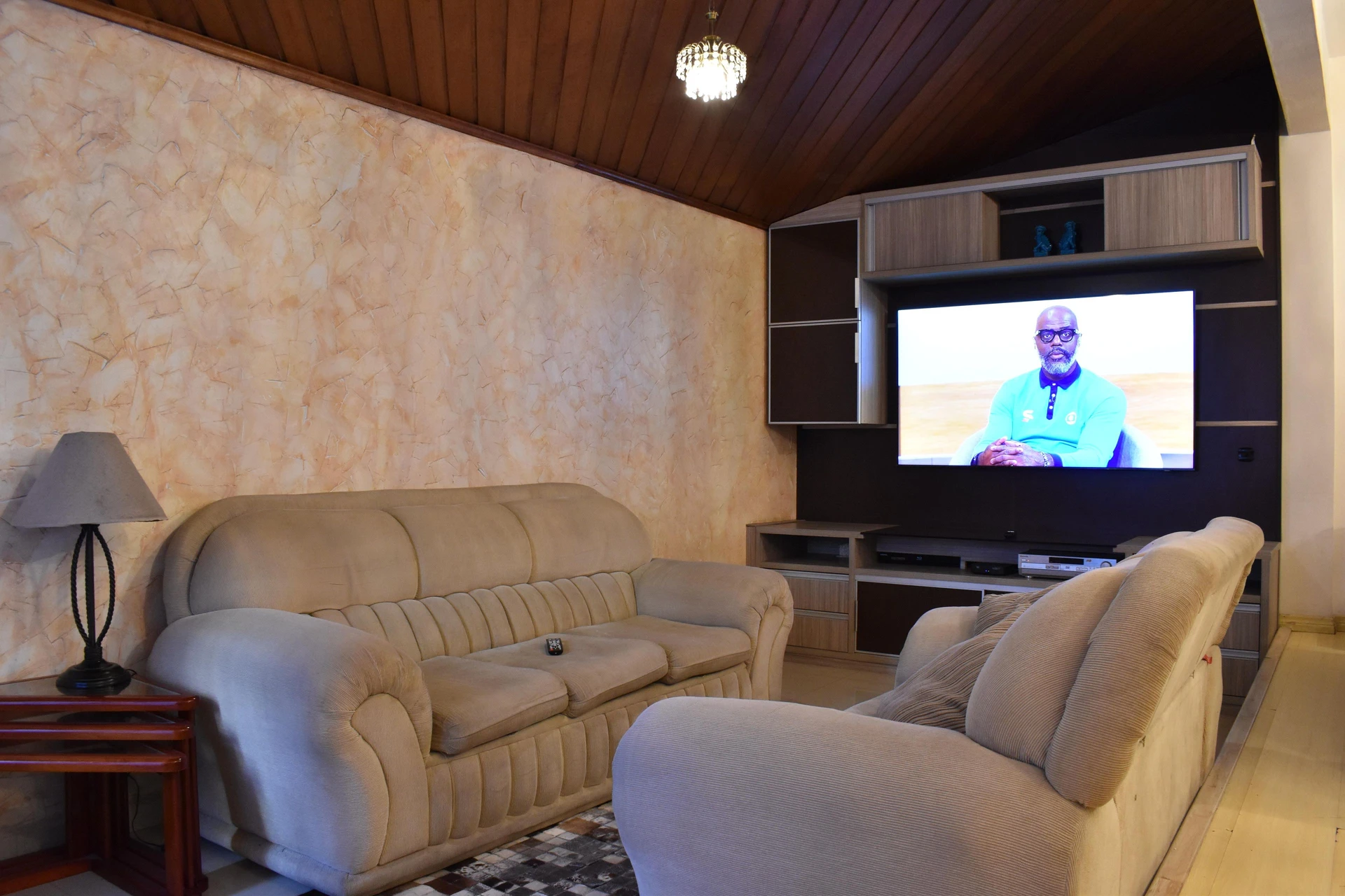 3-bedroom apartment with a bathtub in Curitiba — photo 21