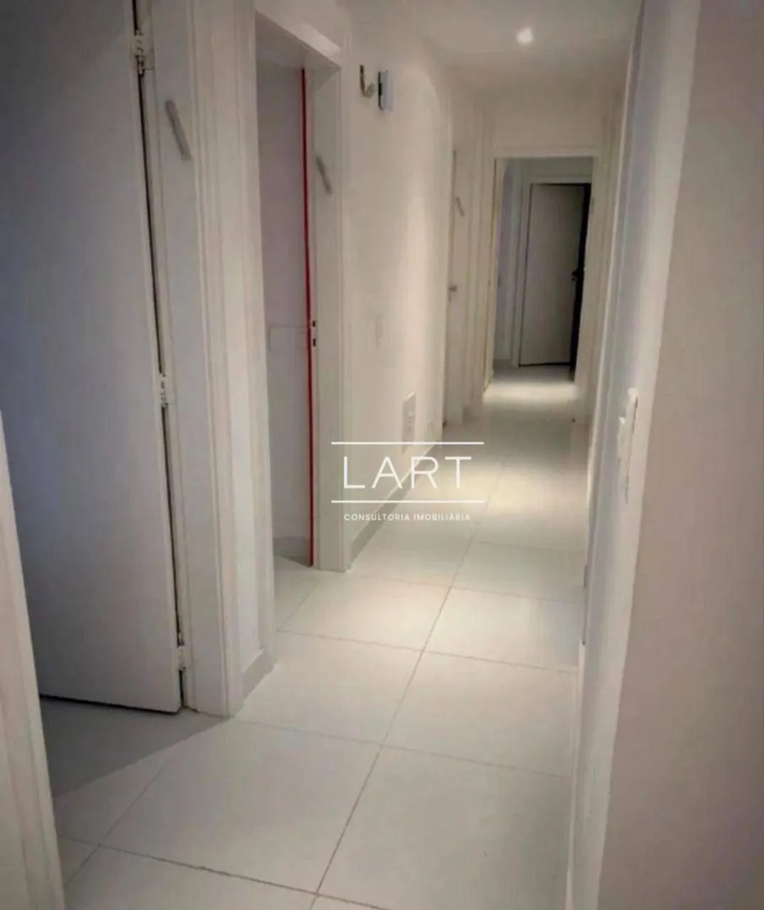 Apartamento mobiliado com 4 quartos e 4 banheiros — photo 18