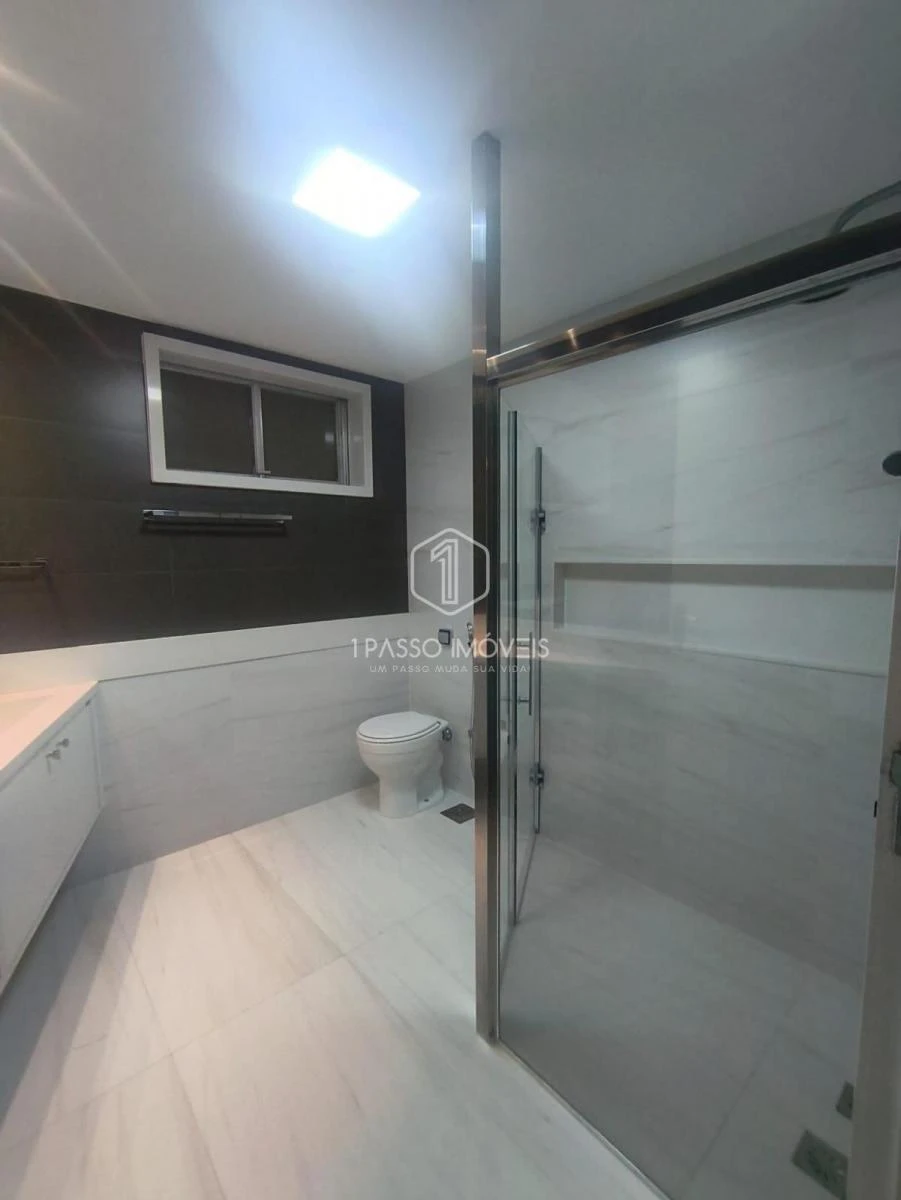 4-bedroom apartment with a water view in Rio de Janeiro — photo 19