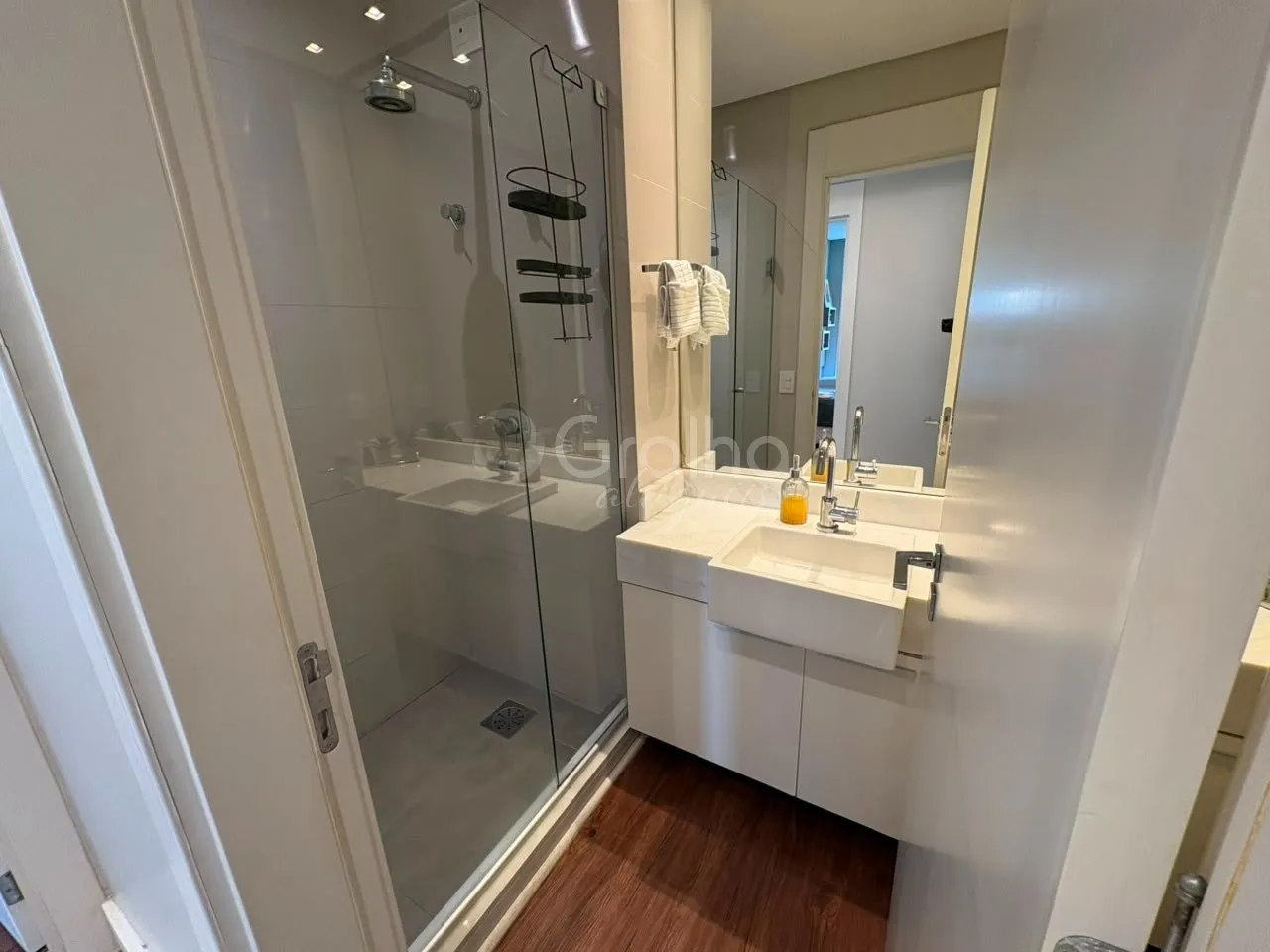 Furnished 2-bedroom apartment with 199 m² and 2 parking spaces — photo 36