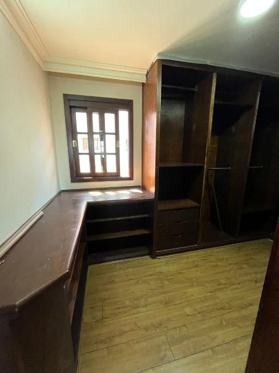 House with 3 en-suite bedrooms and a balcony, 450 m² — photo 29